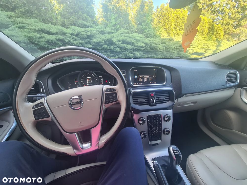 Volvo V40 D3 Inscription - 13