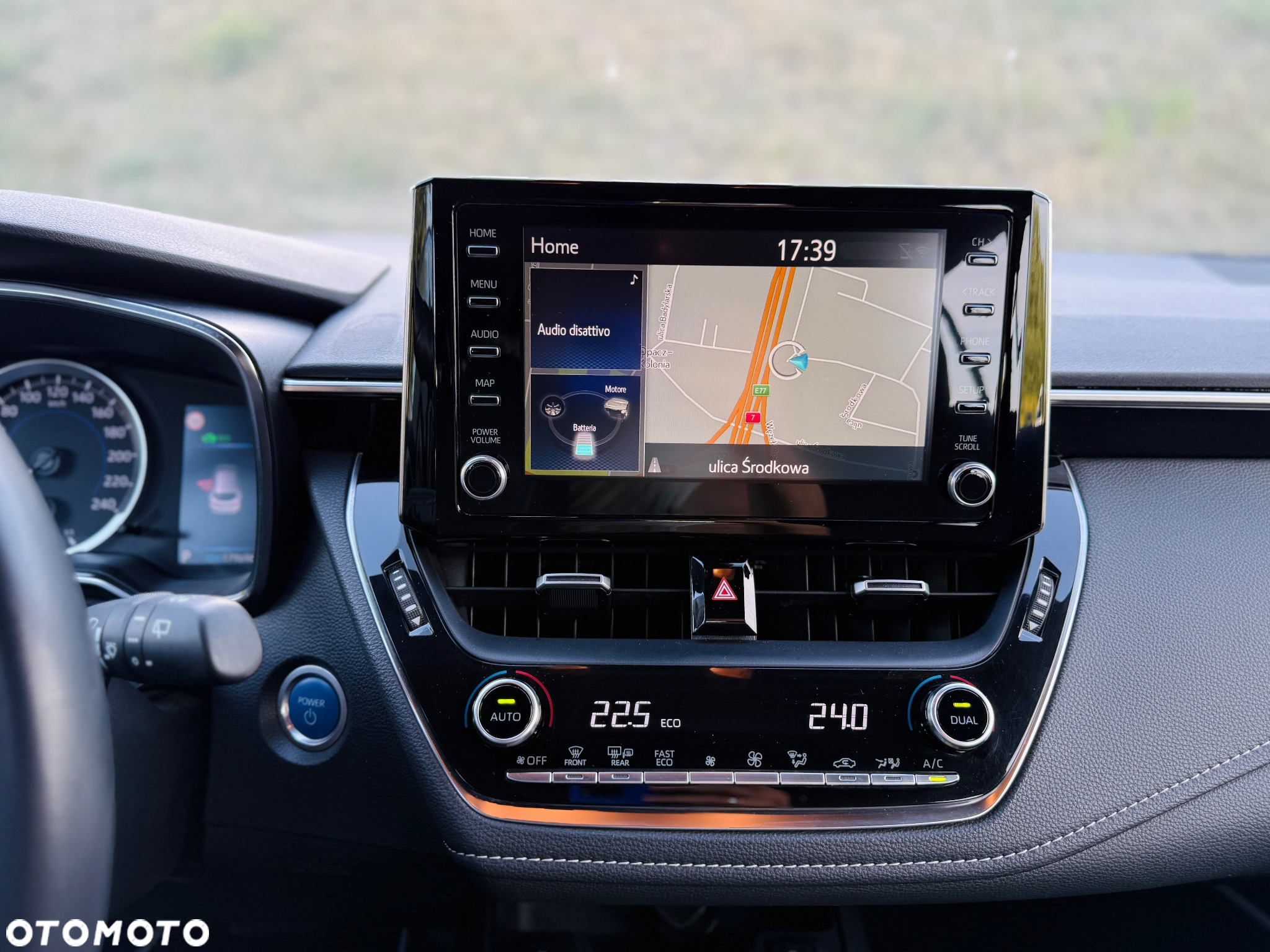Toyota Corolla 1.8 Hybrid Active - 18