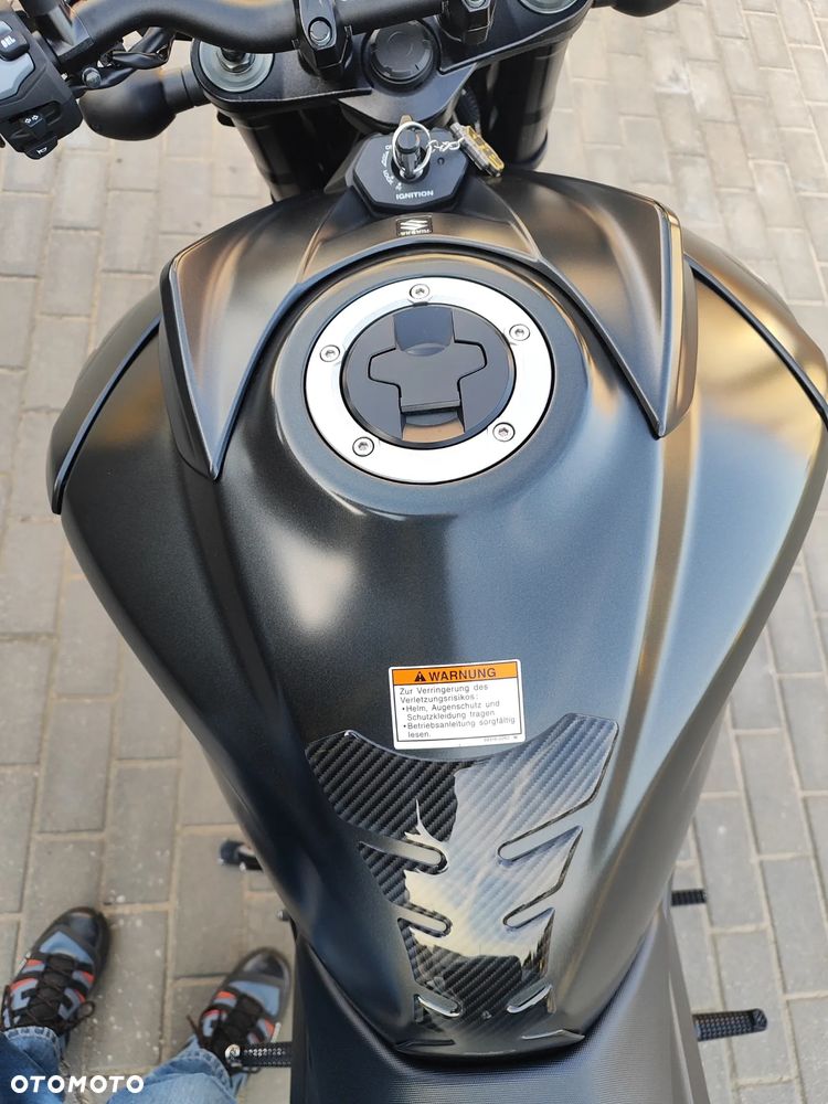 Suzuki GSX - 29