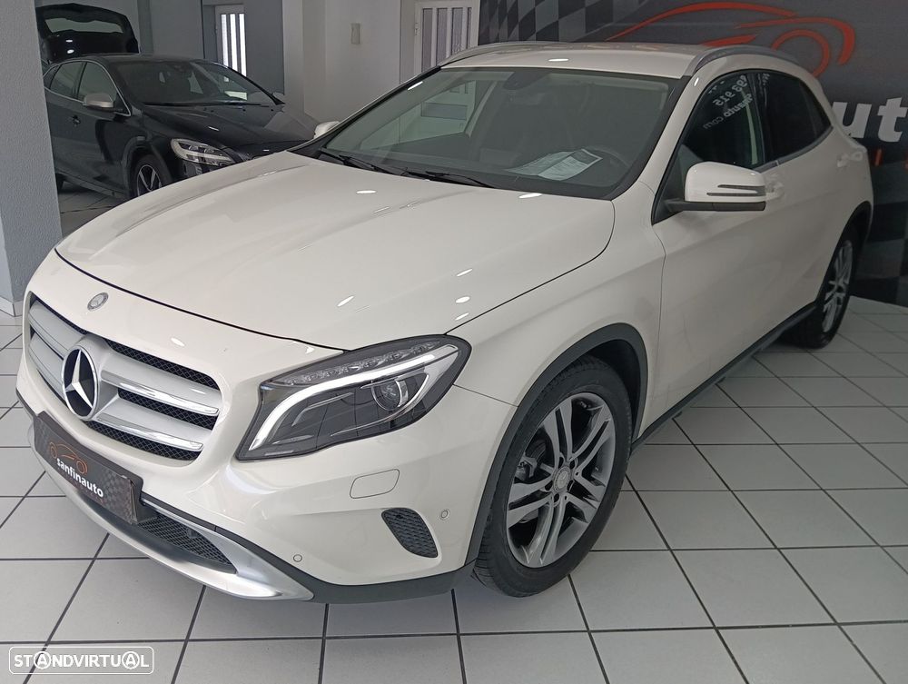 Mercedes-Benz GLA 200 - 4