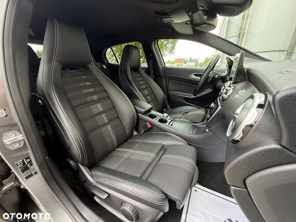 Mercedes-Benz GLA 180 7G-DCT Peak Edition - 18