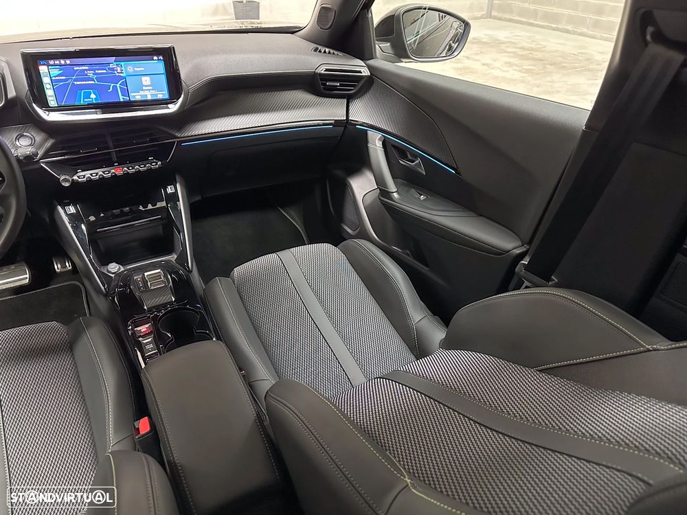 Peugeot e-2008 54 kWh GT - 15