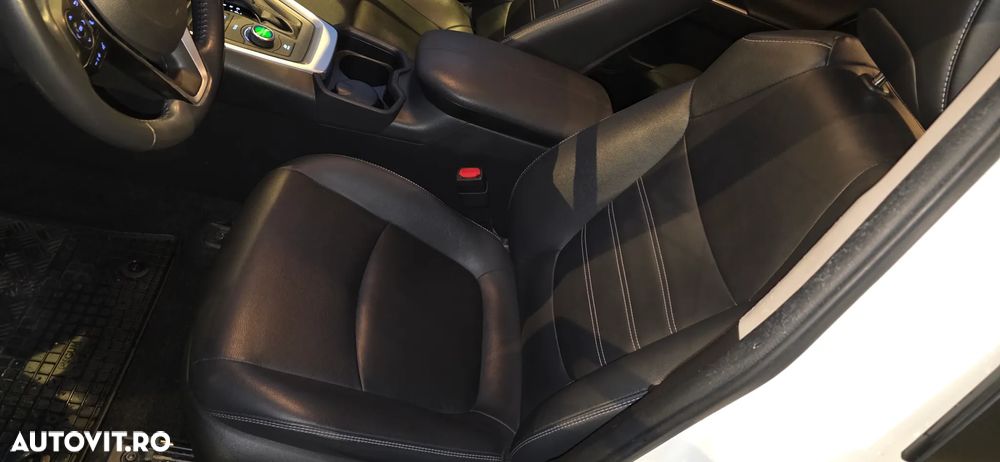 Toyota RAV4 2.5 Hybrid VVT-iE 4x4 Luxury - 11