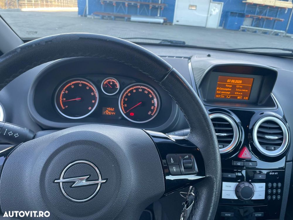 Opel Corsa 1.2i Cosmo - 8
