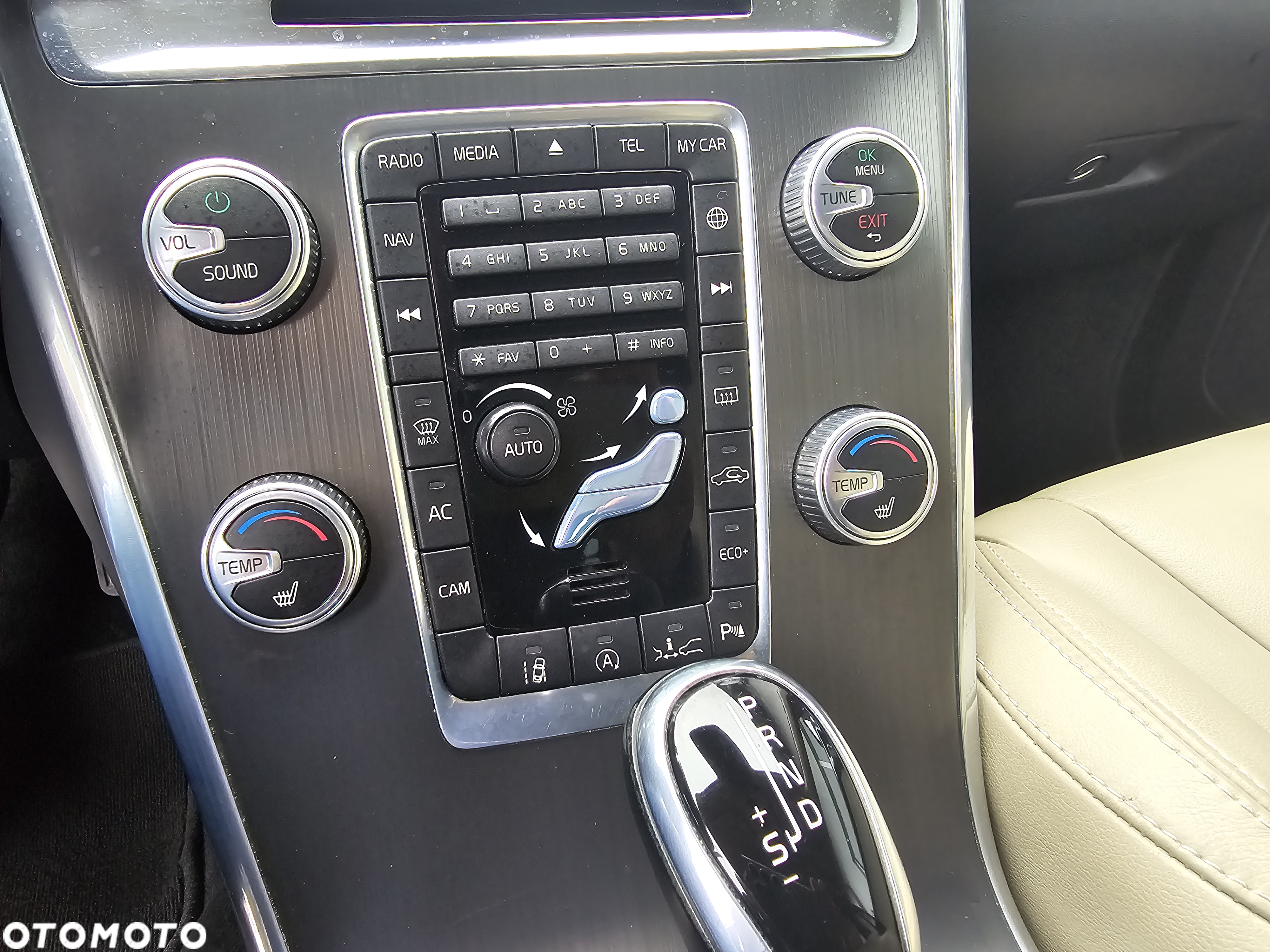 Volvo XC 60 D3 Geartronic Momentum - 30