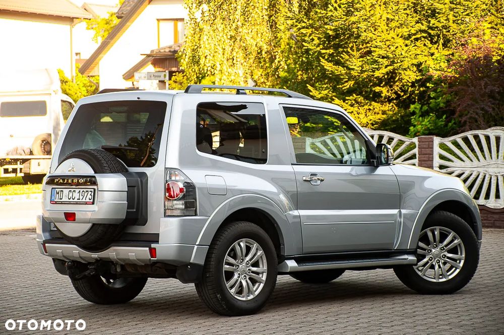 Mitsubishi Pajero 3.2 DI-D Automatik Limited Edition - 25