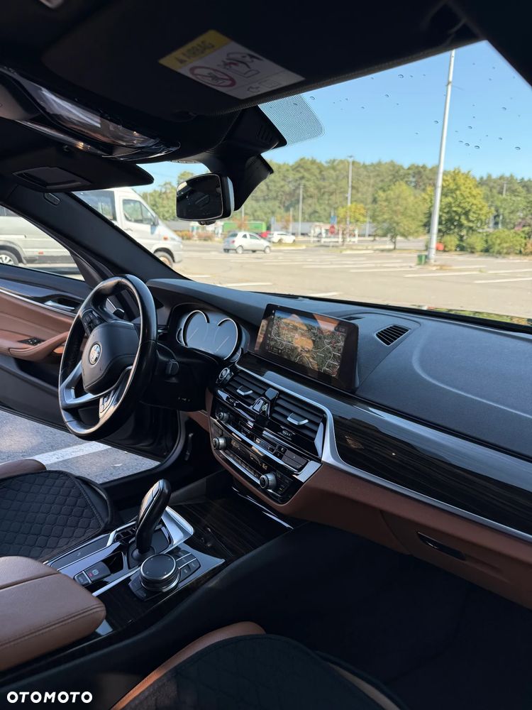 BMW Seria 5 525d Sport Line sport - 7