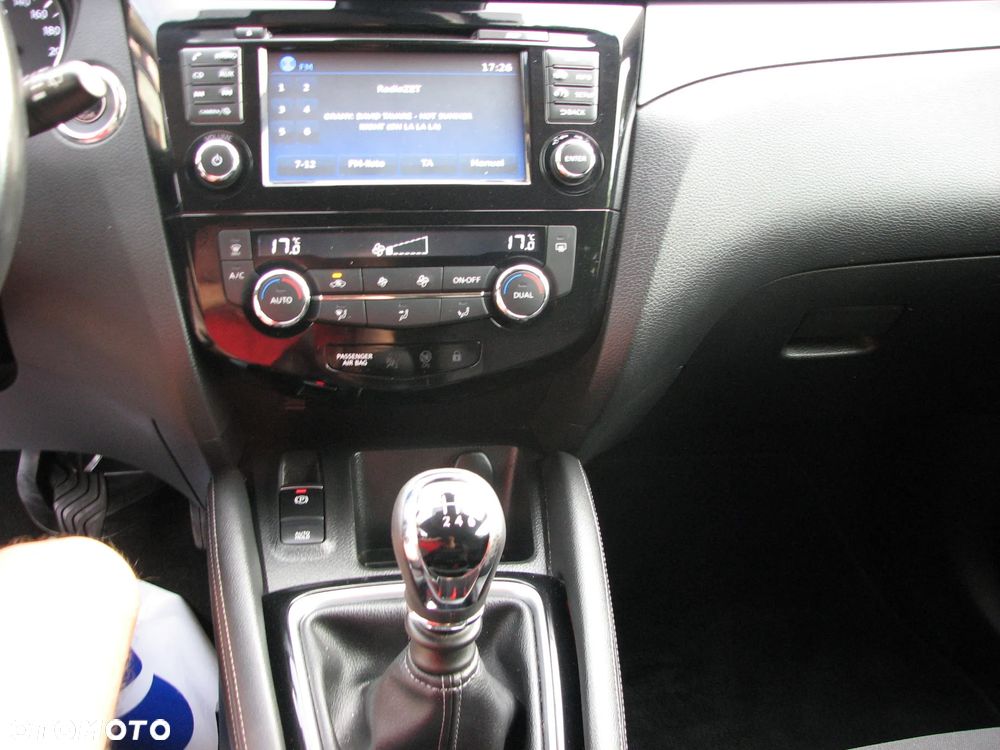 Nissan Qashqai 1.2 DIG-T N-Connecta EU6 - 27