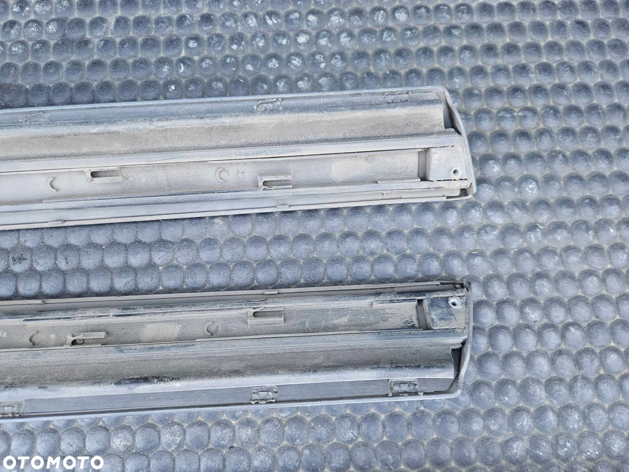 Listwa Listwy Drzwi S-Line Dolne Srebrne Komplet Audi A4 B6 B7 Oryginalne - 32