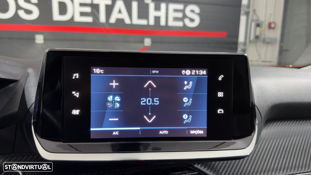 Peugeot 2008 1.2 PureTech Allure EAT8 - 27