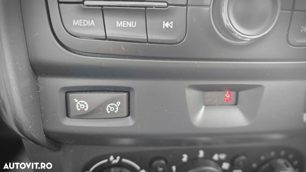 Dacia Duster 1.6 4x4 Laureate - 9