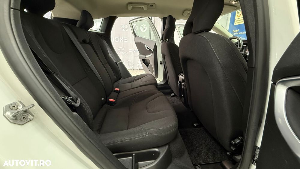 Volvo V40 T2 - 9