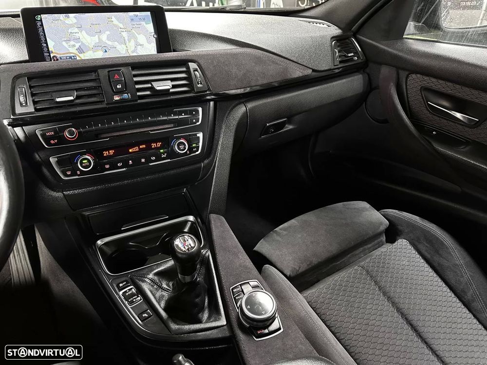 BMW 318 d Pack M - 29