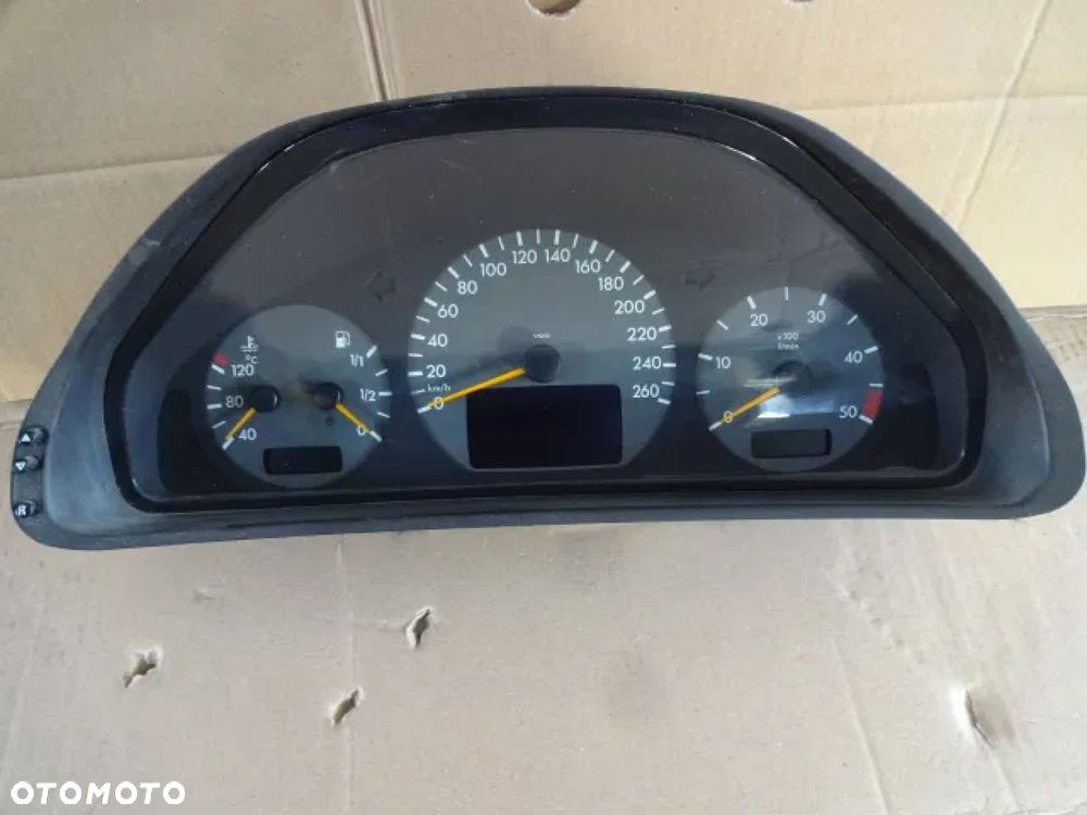 MERCEDES W210 LICZNIK ZEGARY - 1