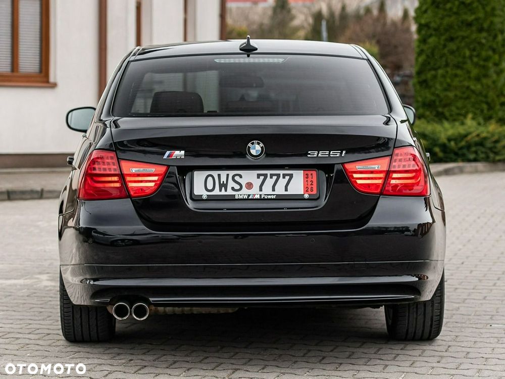 BMW Seria 3 325i Edition Sport - 16