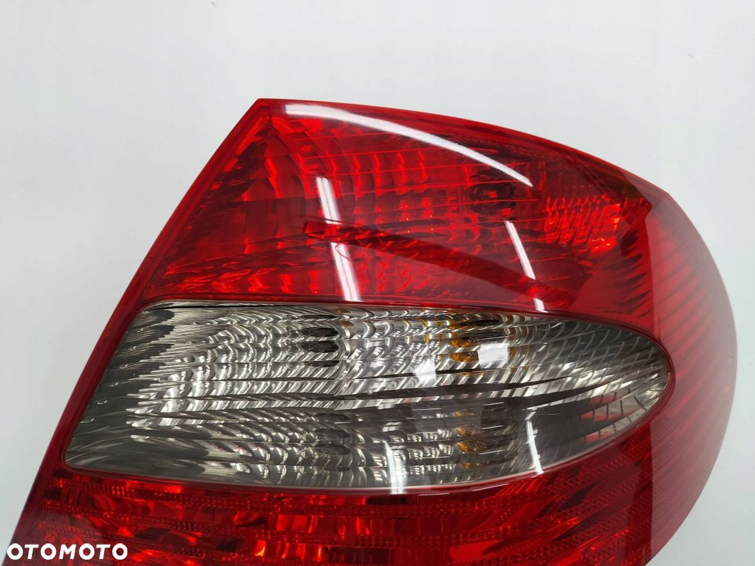 LAMPA PRAWY TYŁ PRAWA TYLNA MERCEDES CLK W209 A2098201664 - 5