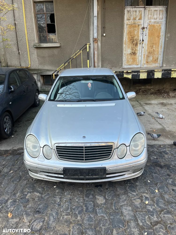 Dezmembrez Mercedes Benz E280CDI W211 2005 automat xenon gri argintiu - 2