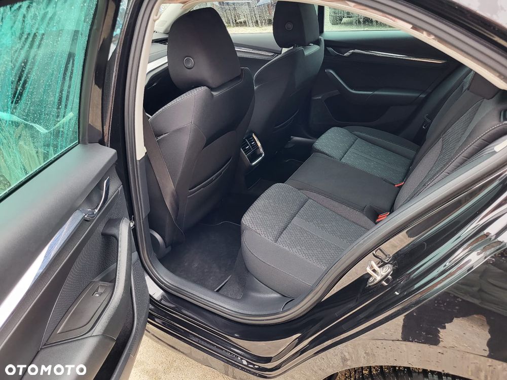 Skoda Octavia 2.0 TDI DSG Exclusive Plus - 20