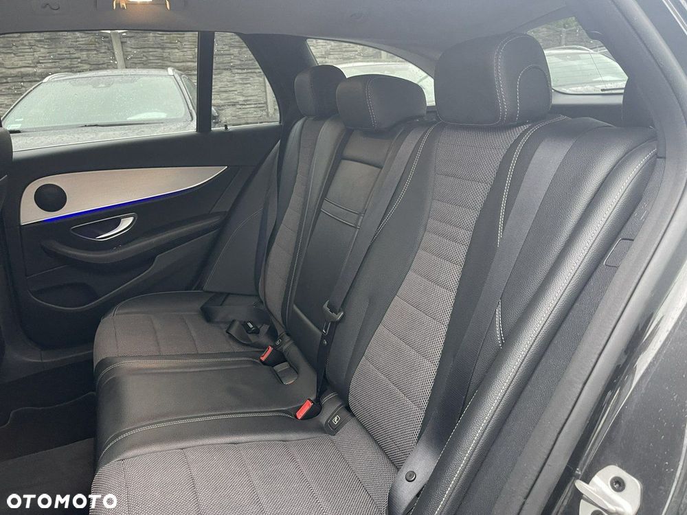Mercedes-Benz Klasa E 300 de Business Edition - 10