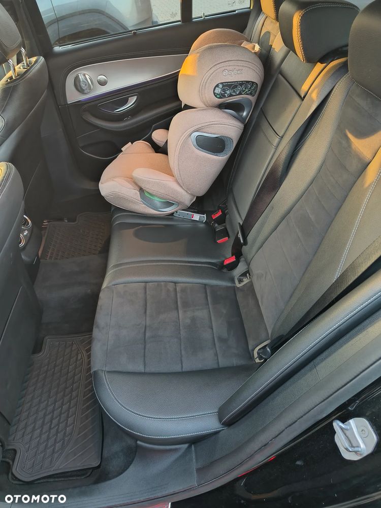 Mercedes-Benz Klasa E 220 d 4-Matic 9G-TRONIC - 31