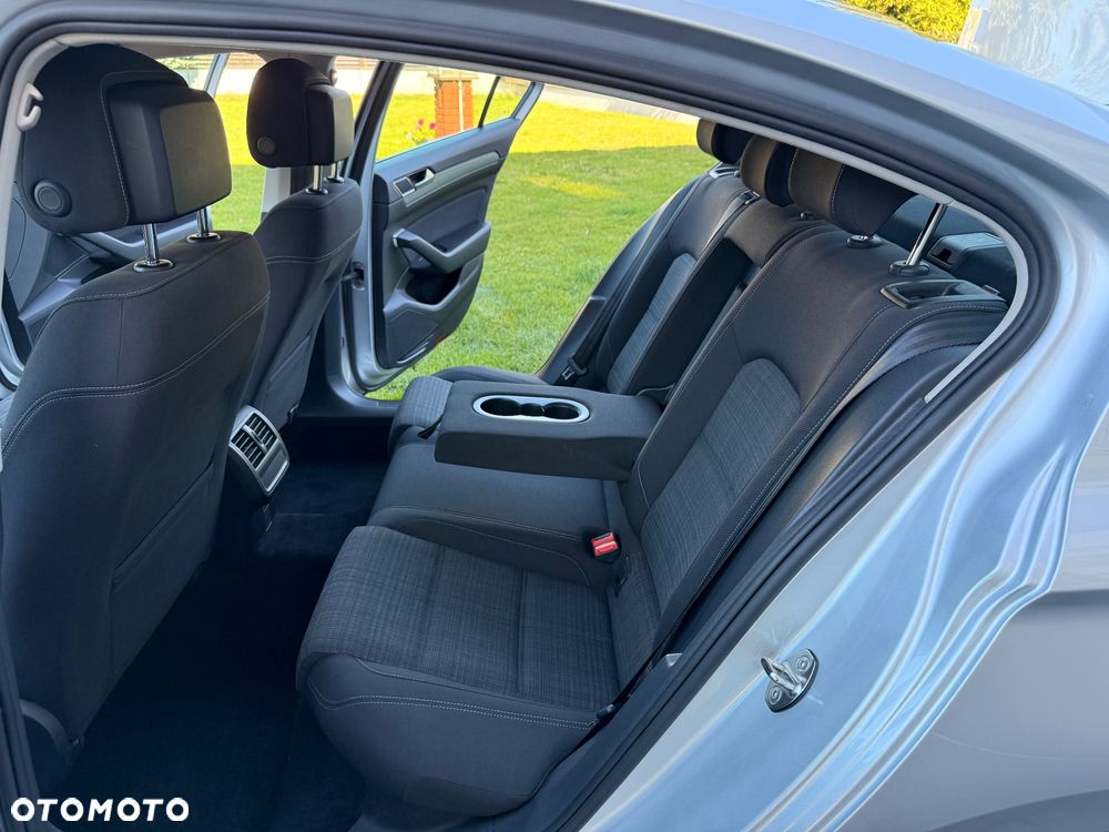 Volkswagen Passat 1.5 TSI EVO Business DSG - 25