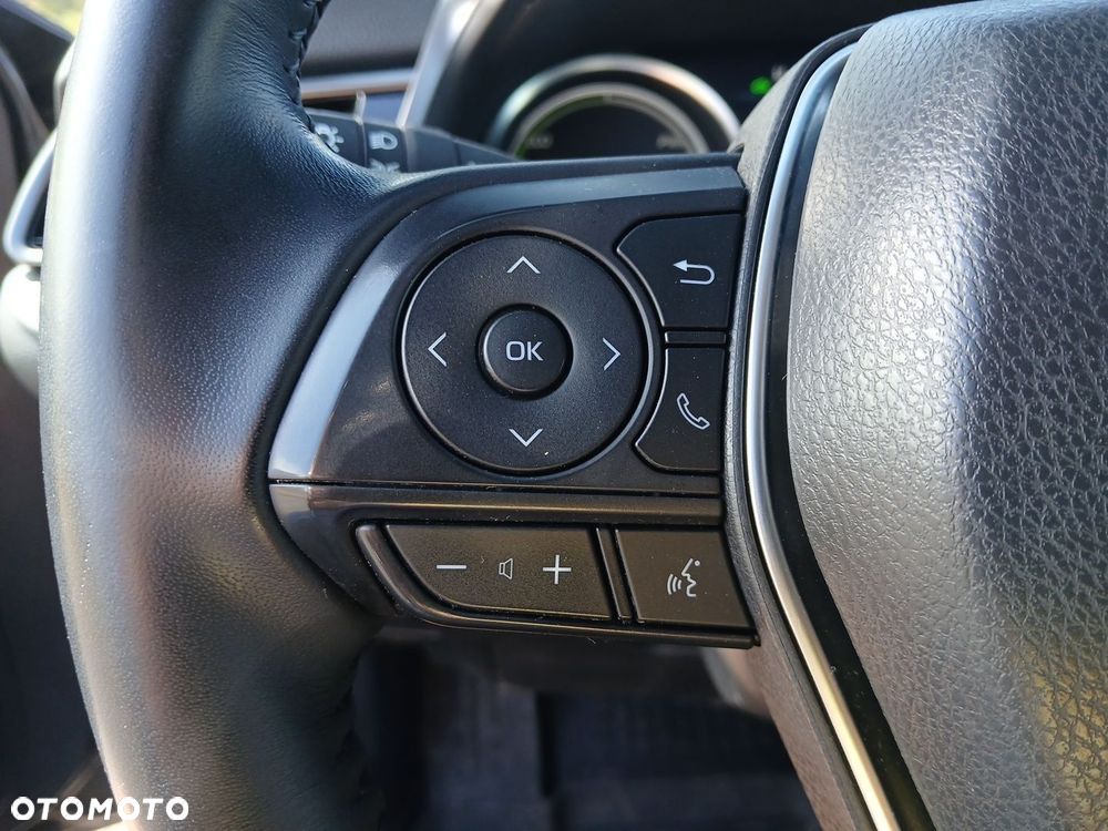 Toyota Camry 2.5 Hybrid Comfort CVT - 24