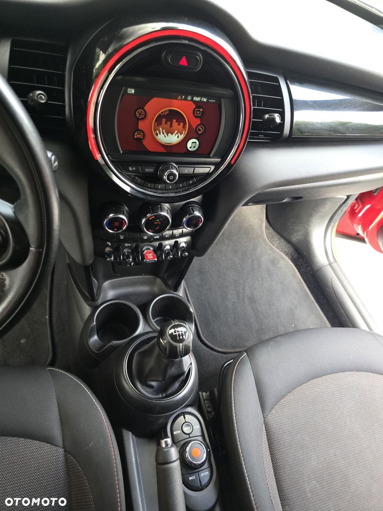 MINI Cooper Essential Trim - 26