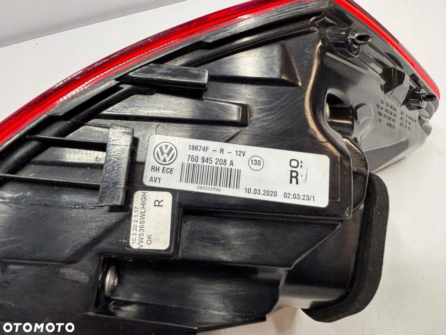 Volkswagen VW Touareg III 3 760 Lampa Prawa Tył Tylna 760945208A - 5
