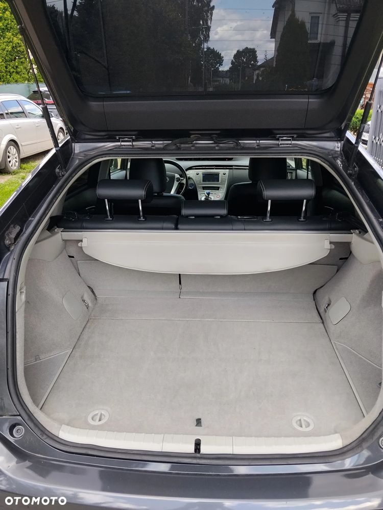 Toyota Prius 1.8 Hybrid Premium - 11