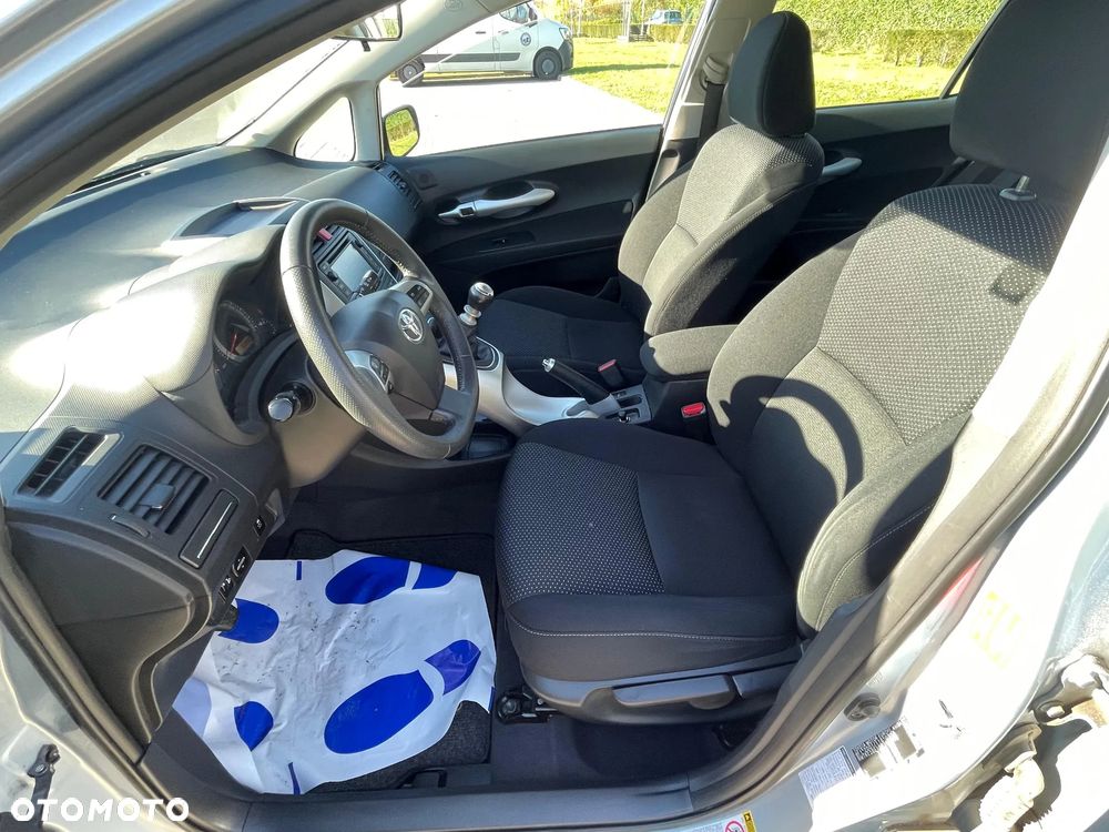 Toyota Auris 1.6 Executive - 10