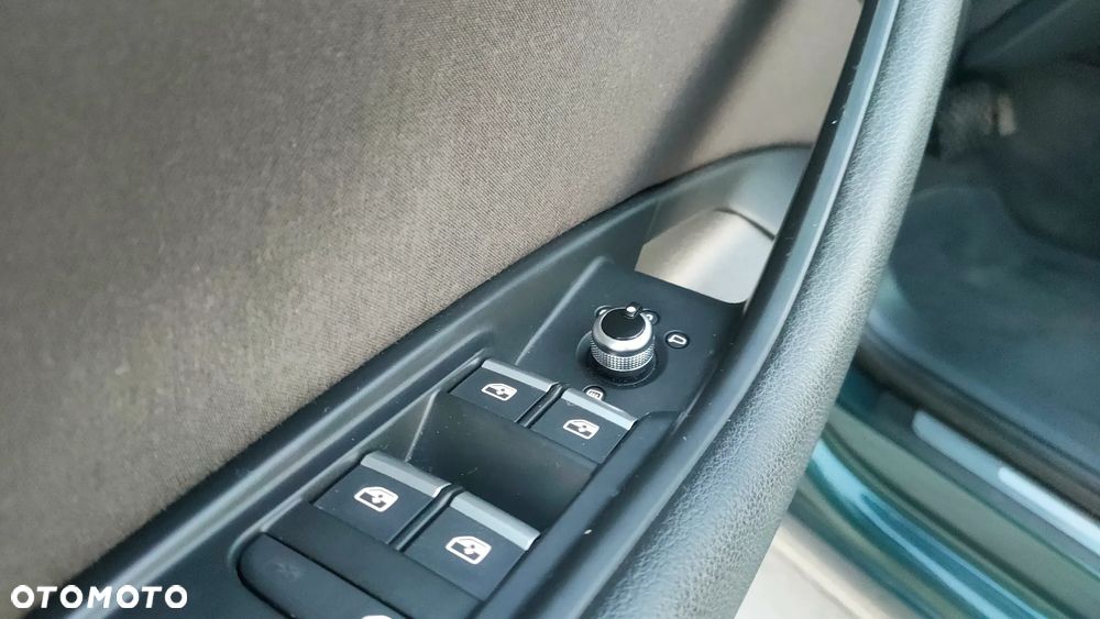 Audi A4 Avant 2.0 TDI ultra S tronic design - 26