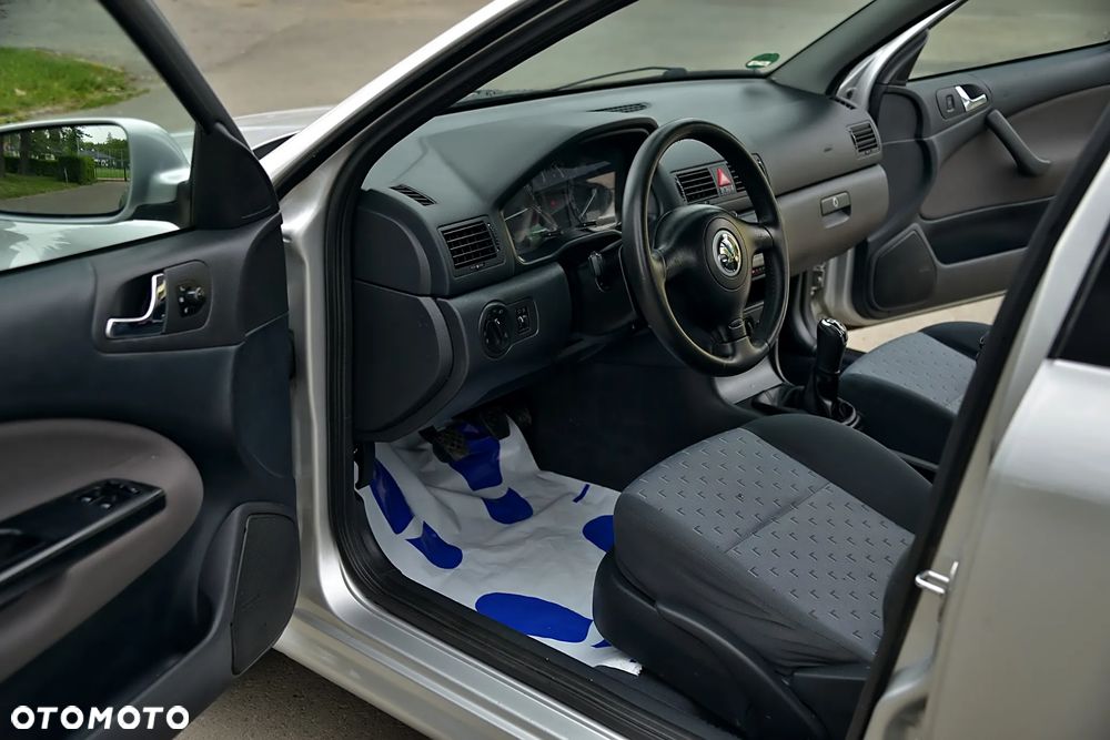 Skoda Octavia 1.9 TDI Combi Ambiente - 25