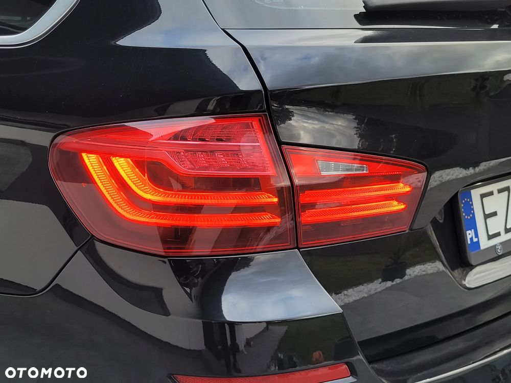 BMW Seria 5 525d - 28