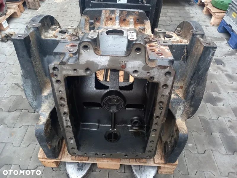 Obudowa tylnego mostu Deutz Fahr Agrotron 7250 TTV - 5