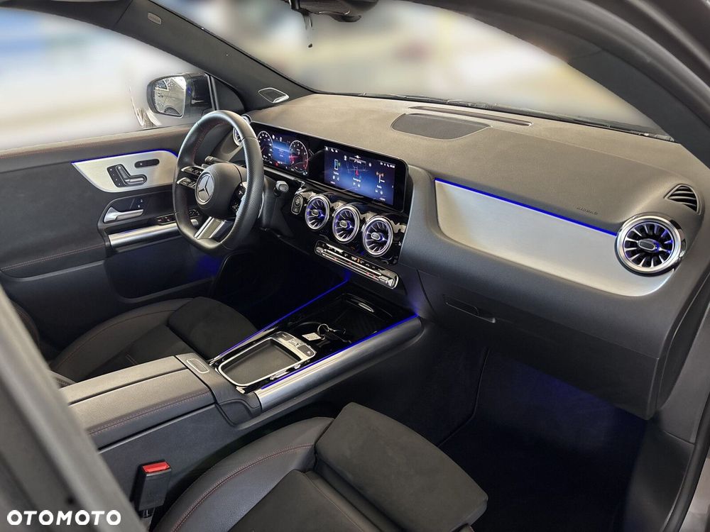 Mercedes-Benz GLA - 18