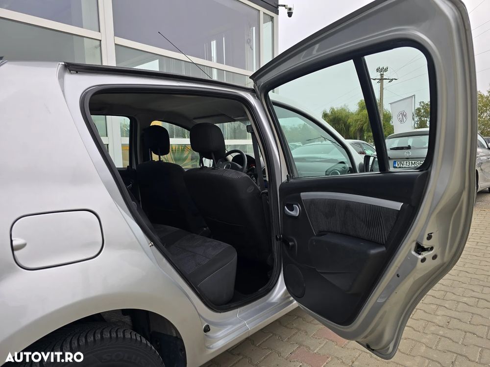 Dacia Sandero 1.2 16V 75 Laureate - 11