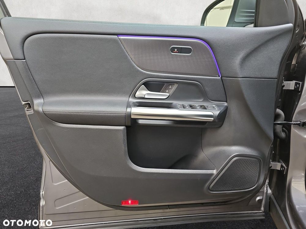 Mercedes-Benz GLA - 16