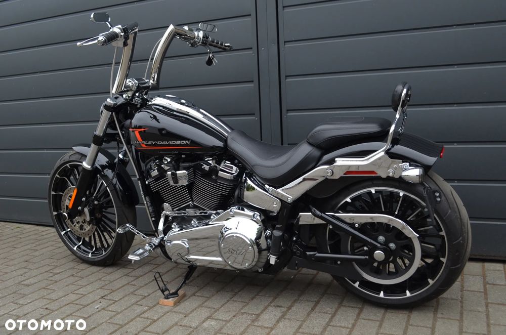 Harley-Davidson FXSB Breakout - 17