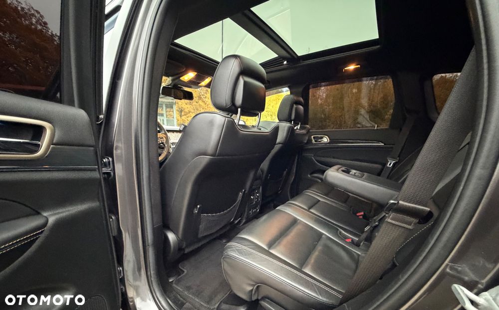 Jeep Grand Cherokee - 38