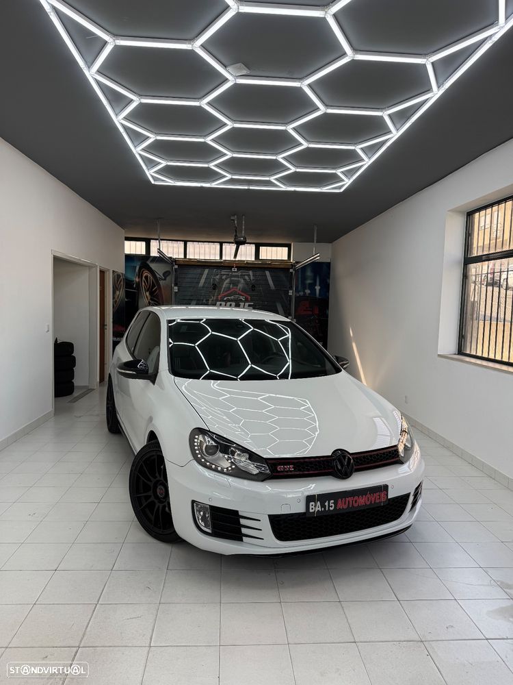 VW Golf 2.0 GTI adidas - 1
