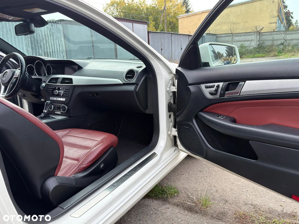 Mercedes-Benz Klasa C 350 CGI BlueEff - 21