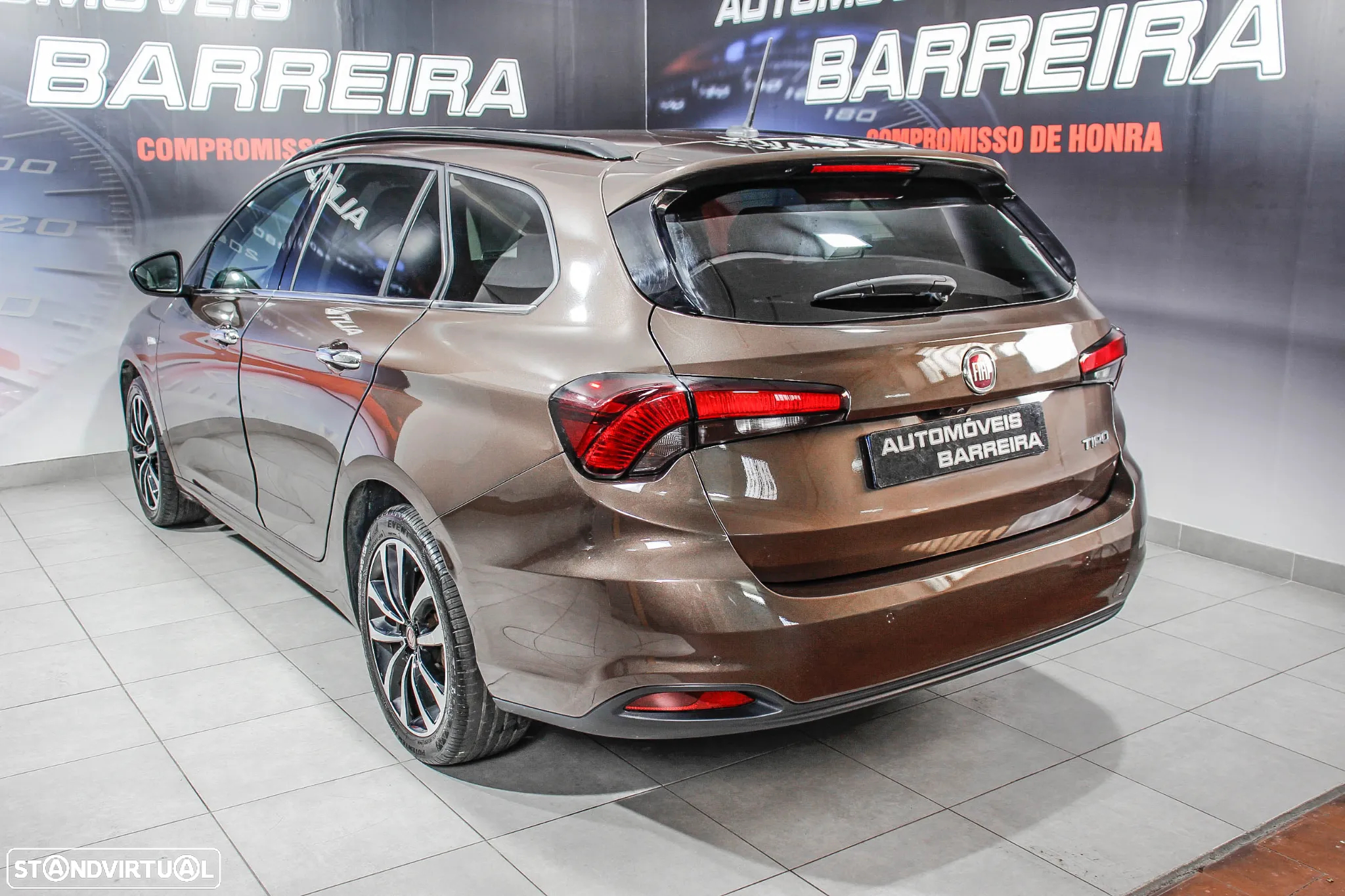 Fiat Tipo Station Wagon 1.6 M-Jet Lounge - 32