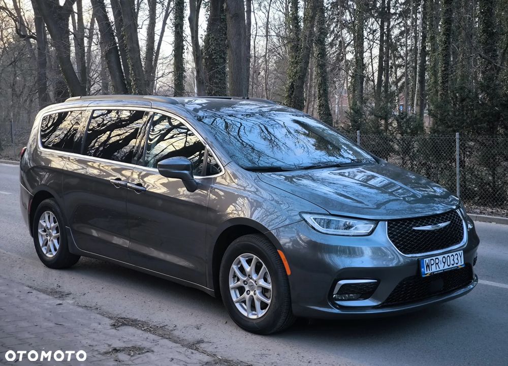 Chrysler Pacifica - 1