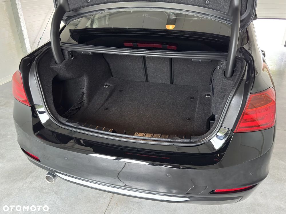 BMW Seria 3 318d Modern Line - 23