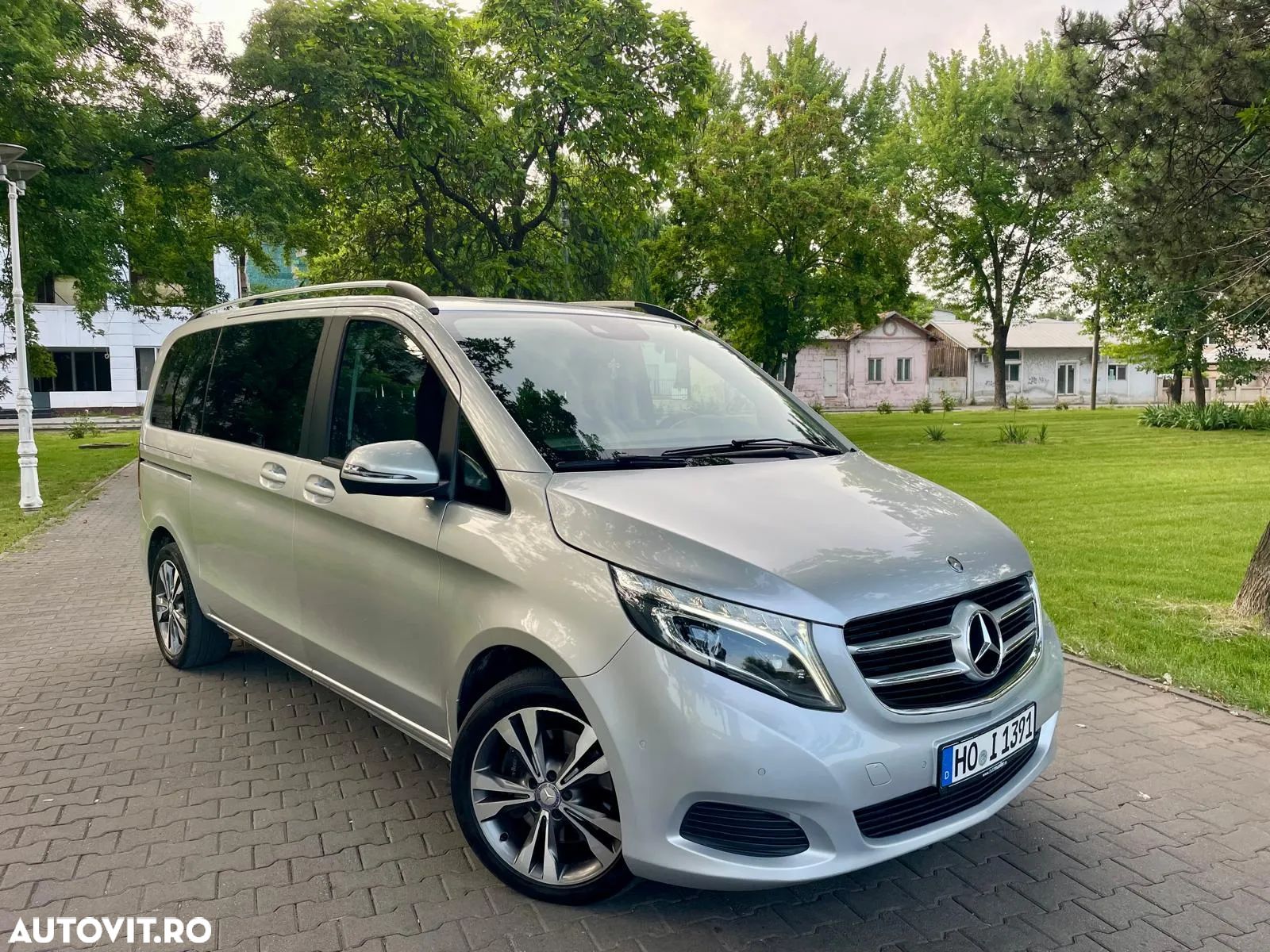 Mercedes-Benz V 250 (BlueTEC) d kompakt 4Matic 7G-TRONIC Edition - 1