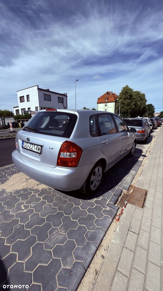 Kia Cerato - 4