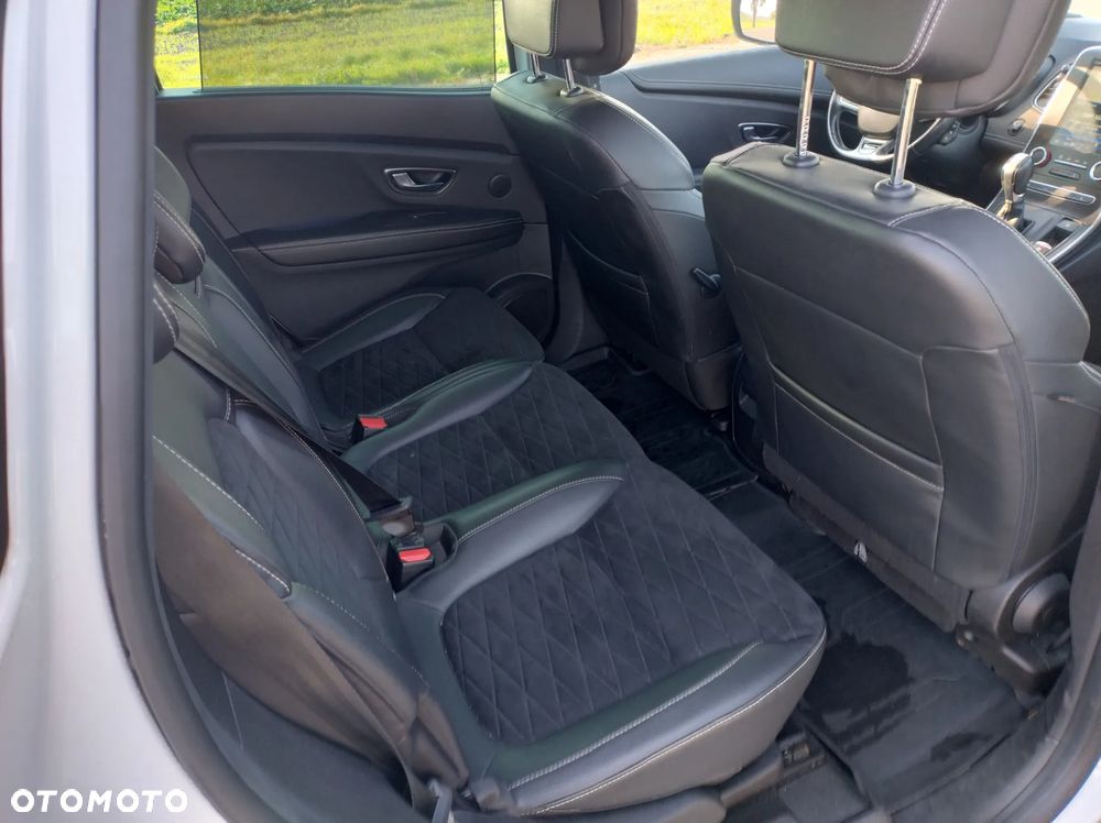 Renault Grand Scenic - 26