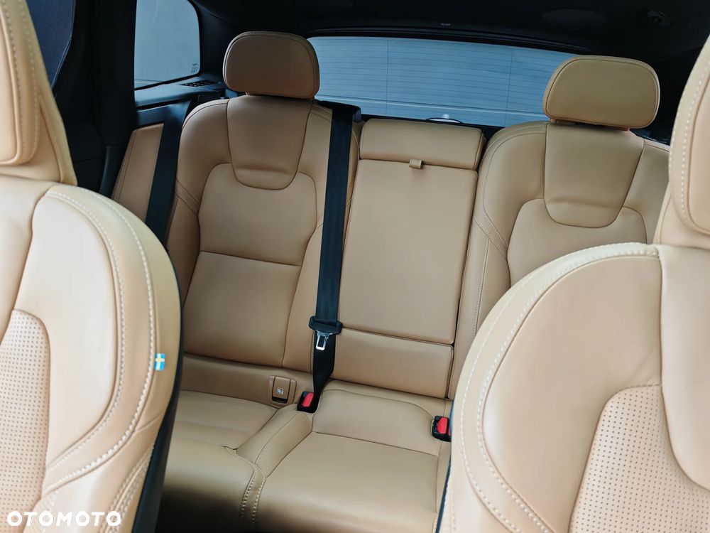 Volvo XC 60 B4 D AWD Ultimate Dark - 7