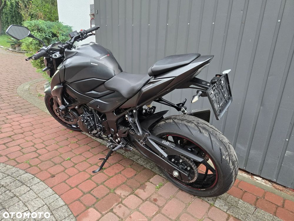Suzuki GSX - 5