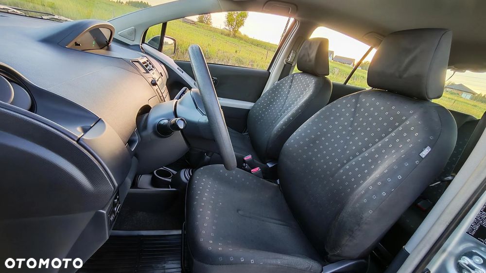 Toyota Yaris 1.0 VVT-i Sol - 22